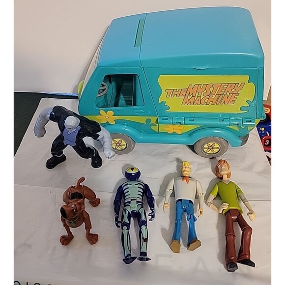 Scooby Doo The Mystery Machine Van Lot Figures Monsters villains Fred Shaggy - Picture 1 of 8